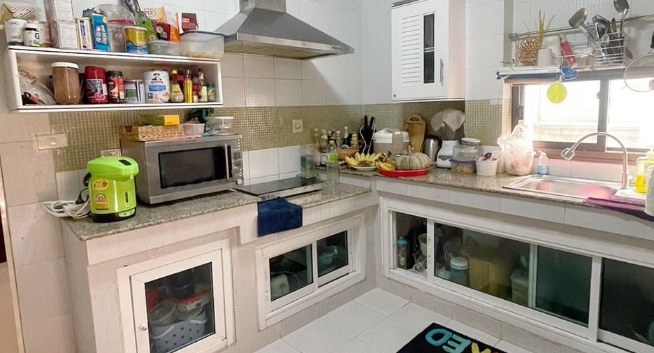 For sale 5 bedrooms house in Bang Phli, Samut Prakan