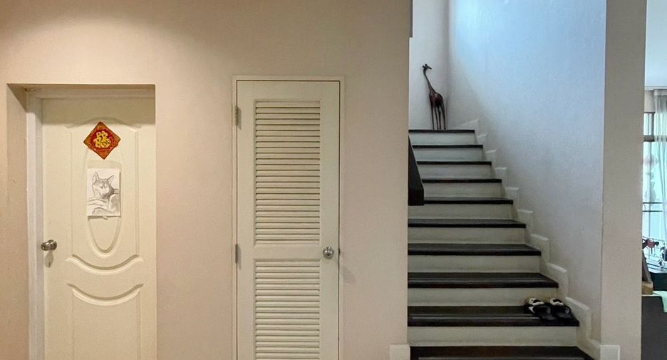 For sale 5 bedrooms house in Bang Phli, Samut Prakan
