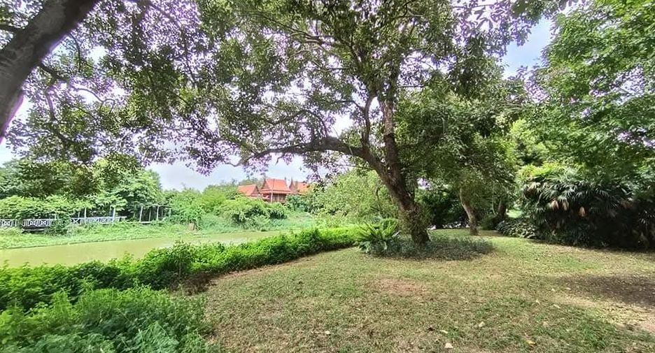 For sale 8 bedrooms house in Bang Nam Priao, Chachoengsao