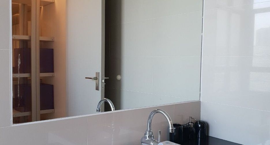 Condo en venta de 2 habitaciones en Bang Na, Bangkok