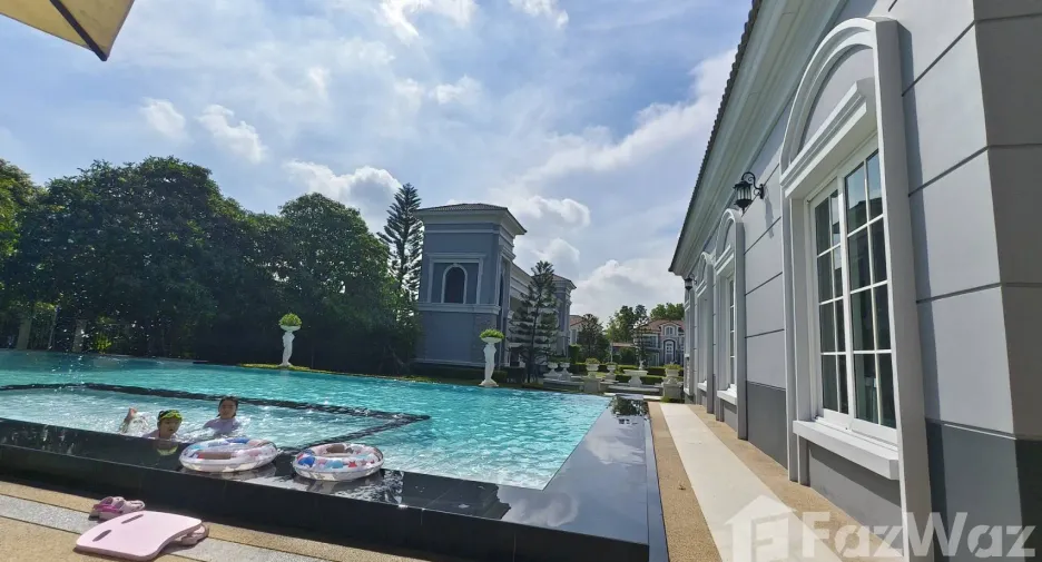 For rent 4 bedrooms house in Pak Kret, Nonthaburi