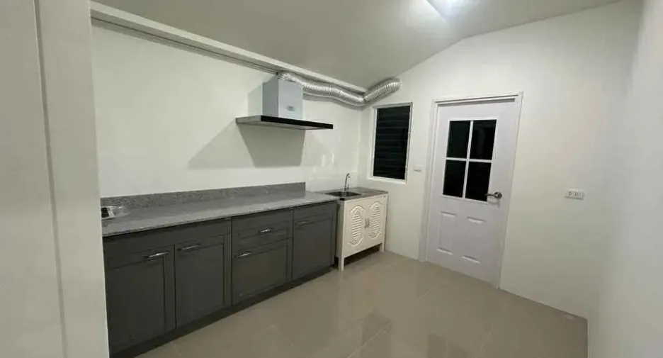 For rent 4 bedrooms house in Pak Kret, Nonthaburi