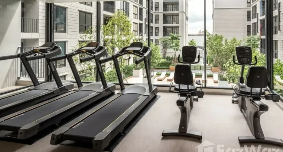 For sale 2 bedrooms condo in Huai Khwang, Bangkok