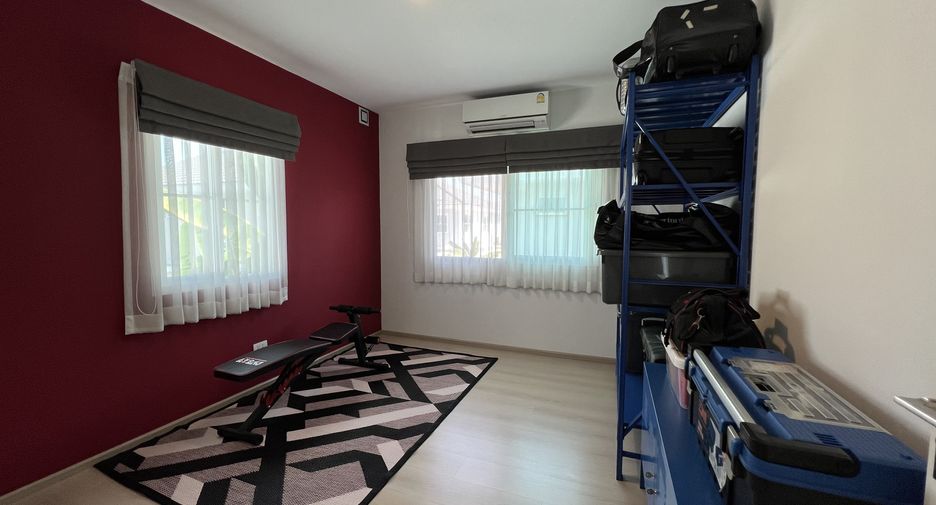 For sale 3 bedrooms house in Khlong Sam Wa, Bangkok