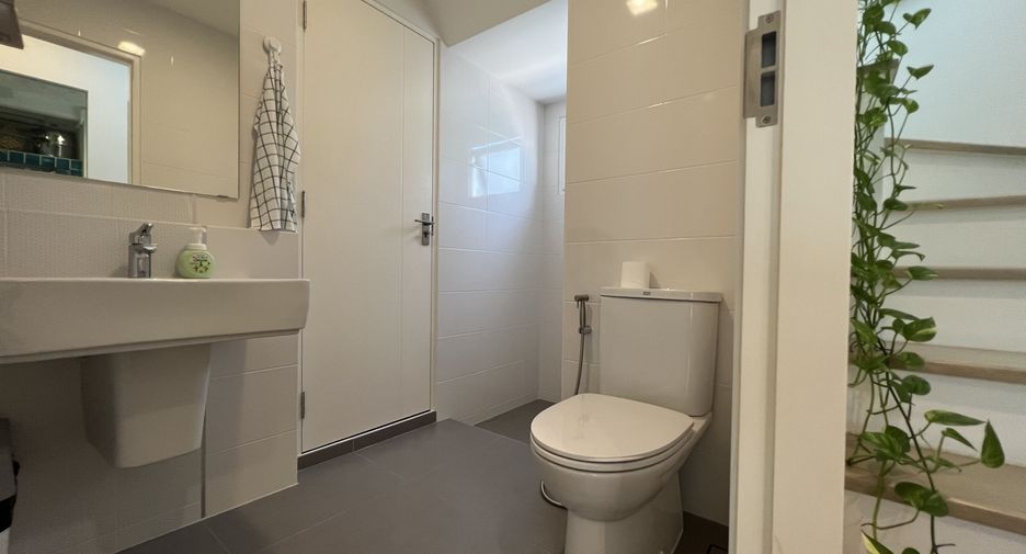 For sale 3 bedrooms house in Khlong Sam Wa, Bangkok