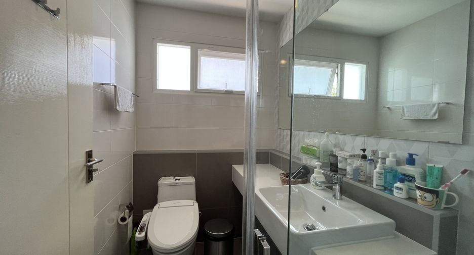 For sale 3 bedrooms house in Khlong Sam Wa, Bangkok