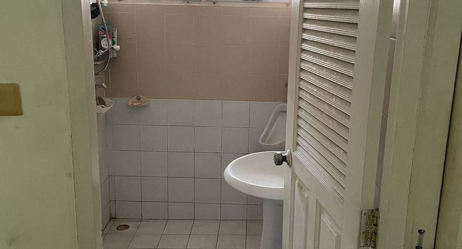 For sale 4 bedrooms house in Bang Khen, Bangkok