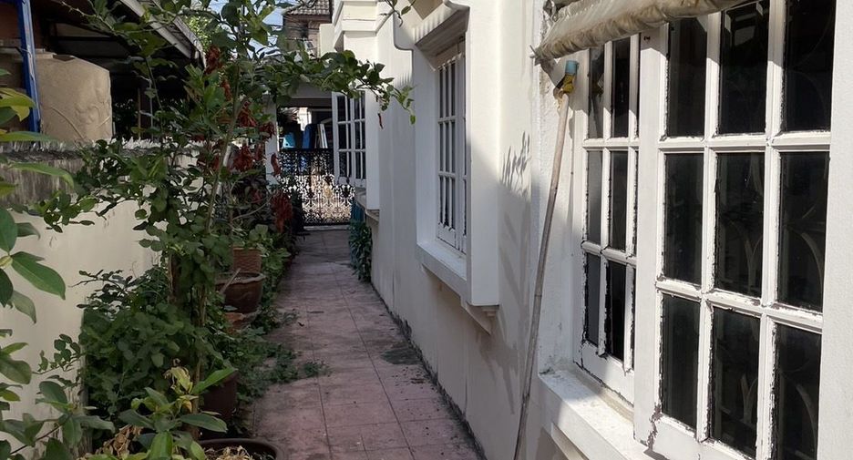 For sale 4 bedrooms house in Bang Khen, Bangkok
