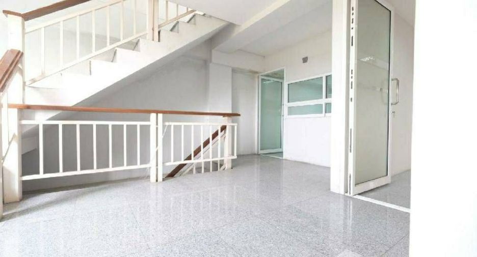 Reihenhaus zum Kauf mit 3 Zimmer in Lat Krabang, Bangkok