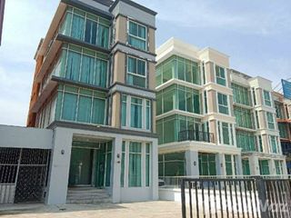 For sale 3 bedrooms townhouse in Lat Krabang, Bangkok