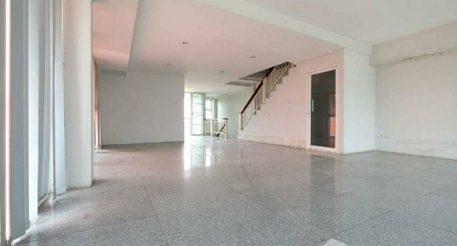 Reihenhaus zum Kauf mit 3 Zimmer in Lat Krabang, Bangkok