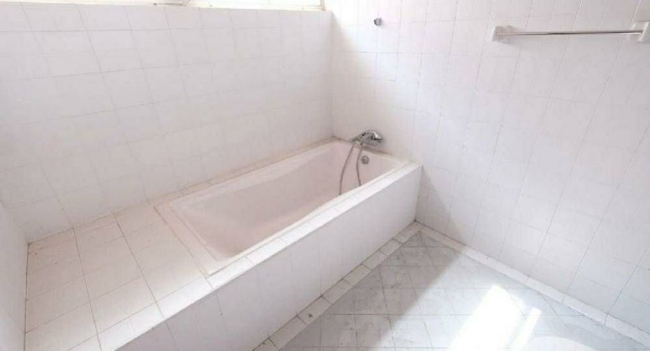 Reihenhaus zum Kauf mit 3 Zimmer in Lat Krabang, Bangkok
