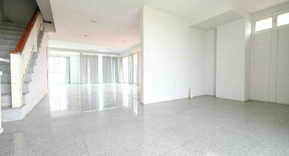 Reihenhaus zum Kauf mit 3 Zimmer in Lat Krabang, Bangkok