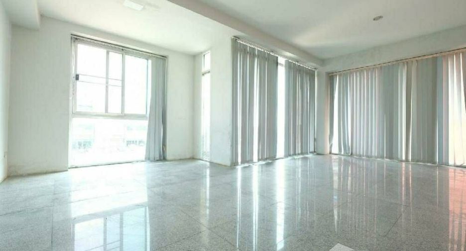 Reihenhaus zum Kauf mit 3 Zimmer in Lat Krabang, Bangkok