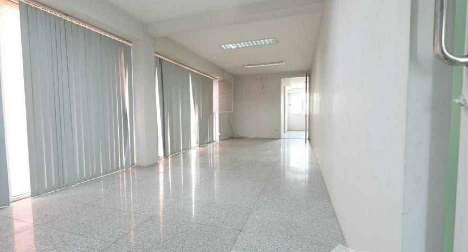 Reihenhaus zum Kauf mit 3 Zimmer in Lat Krabang, Bangkok