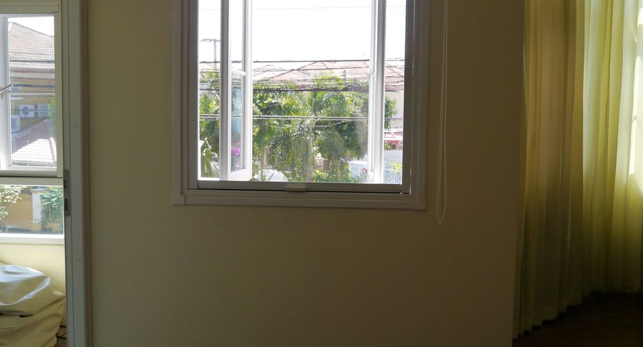Haus zur Miete und zum Kauf mit 3 Zimmer in Khlong Luang, Pathum Thani