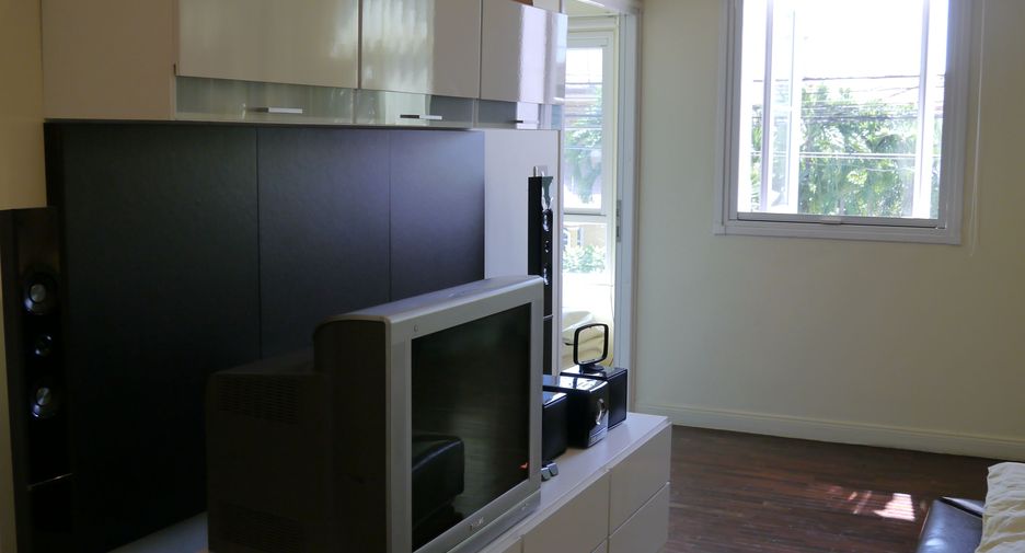 Haus zur Miete und zum Kauf mit 3 Zimmer in Khlong Luang, Pathum Thani