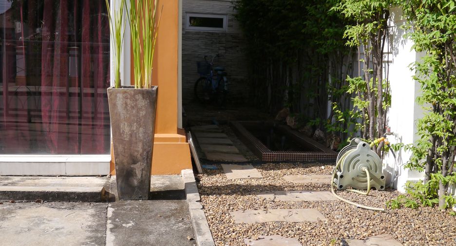 Haus zur Miete und zum Kauf mit 3 Zimmer in Khlong Luang, Pathum Thani