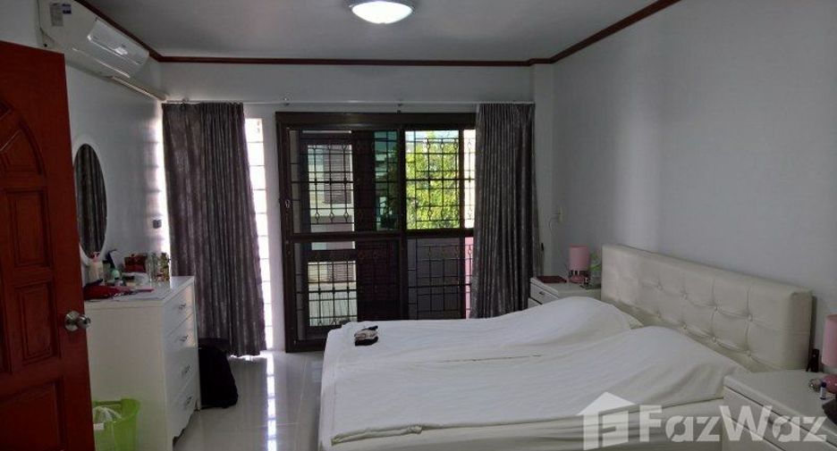For sale 3 bedrooms townhouse in Mueang Nakhon Ratchasima, Nakhon Ratchasima