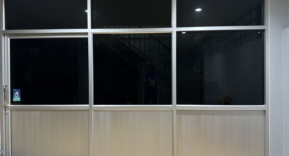 Продажа 4 спальни торговое помещение в Mueang Chon Buri, Чонбури