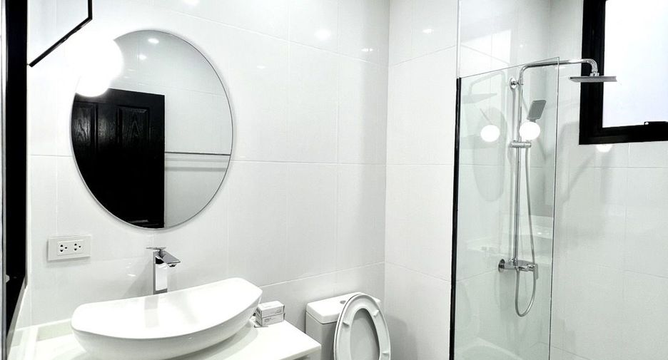 Casa en venta de 4 habitaciones en Bang Phli, Samut Prakan