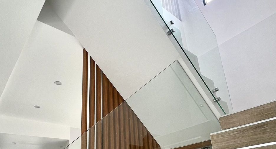 Casa en venta de 4 habitaciones en Bang Phli, Samut Prakan