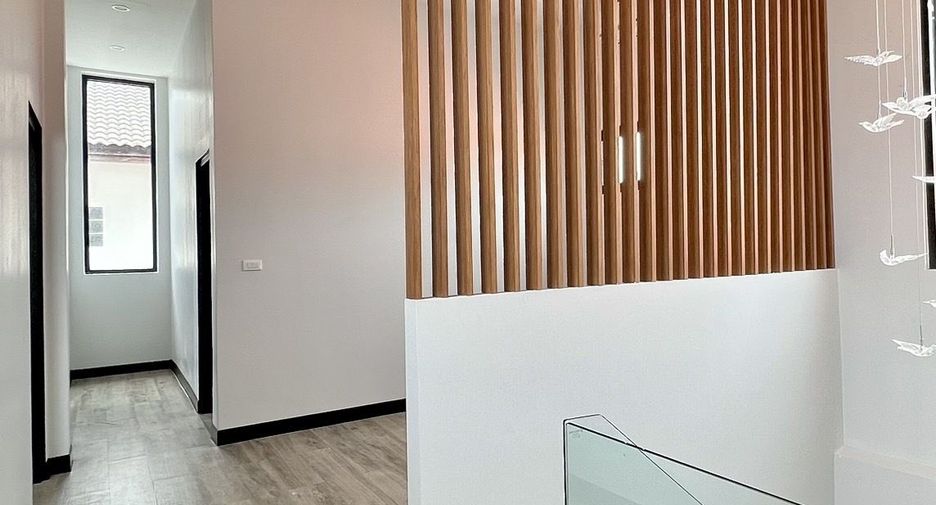 Casa en venta de 4 habitaciones en Bang Phli, Samut Prakan