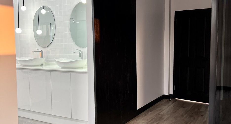Casa en venta de 4 habitaciones en Bang Phli, Samut Prakan