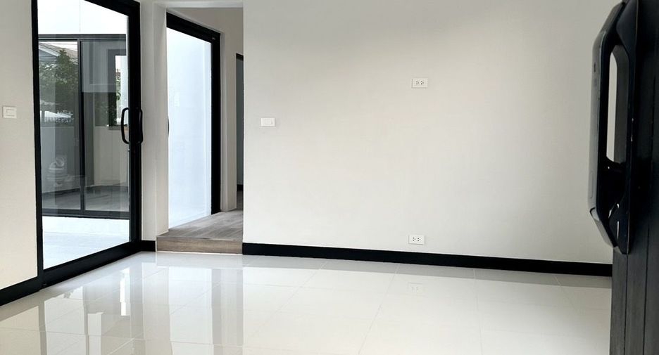 Casa en venta de 4 habitaciones en Bang Phli, Samut Prakan