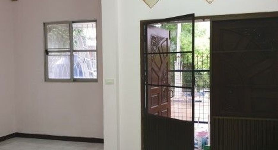 出租 4 卧室 联排别墅 在 Pak Kret, Nonthaburi