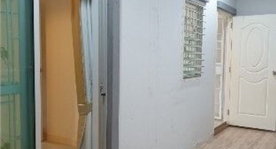 For rent 2 bedrooms townhouse in Si Maha Phot, Prachin Buri