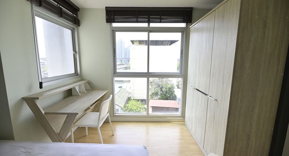 For sale studio condo in Phra Khanong, Bangkok