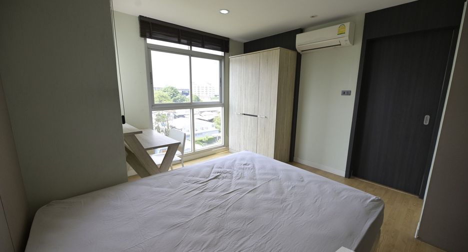 For sale studio condo in Phra Khanong, Bangkok