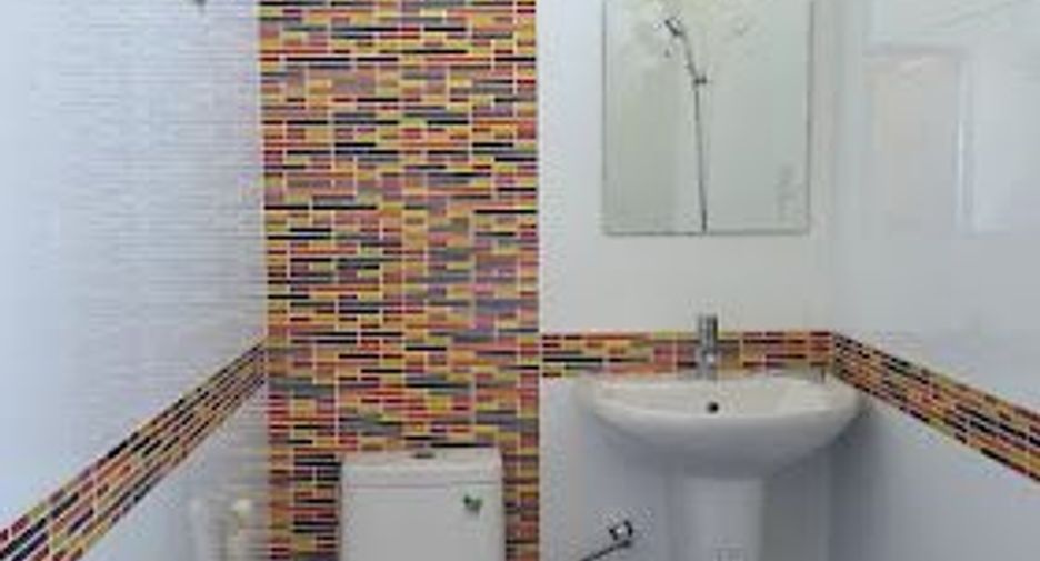 For sale 9 bedrooms retail Space in Mueang Ratchaburi, Ratchaburi