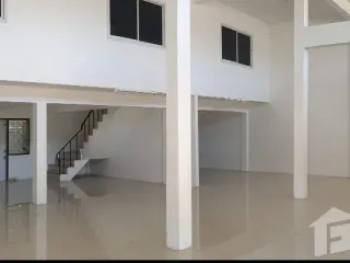 Gewerbefläche zum Kauf mit 9 Zimmer in Mueang Ratchaburi, Ratchaburi
