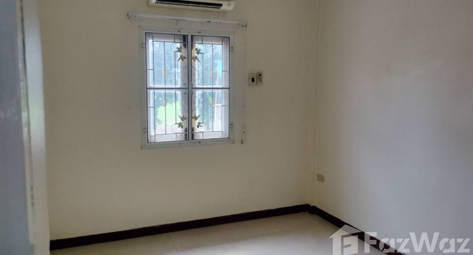 For sale 3 bedrooms townhouse in Khlong Sam Wa, Bangkok