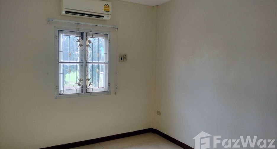 For sale 3 bedrooms townhouse in Khlong Sam Wa, Bangkok
