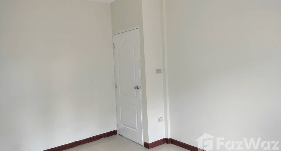 For sale 3 bedrooms townhouse in Khlong Sam Wa, Bangkok