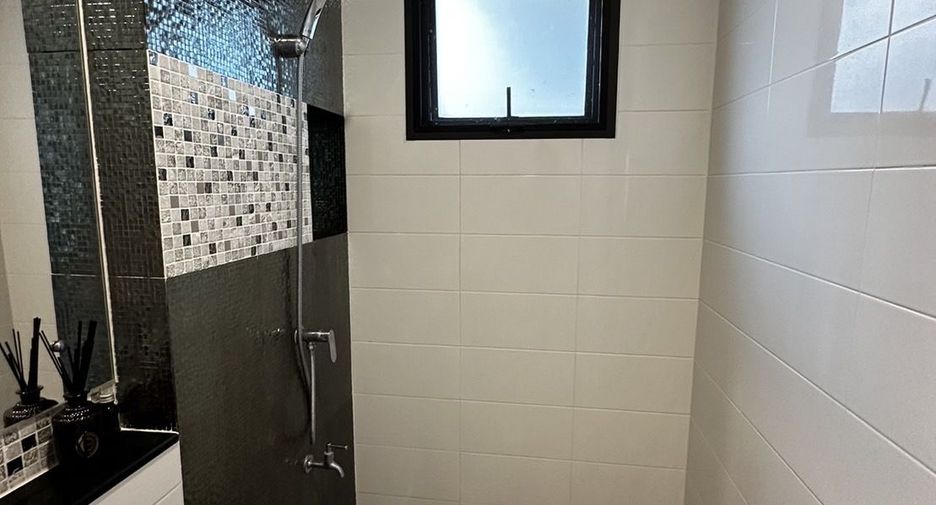 For sale 2 bedrooms townhouse in Bang Phli, Samut Prakan