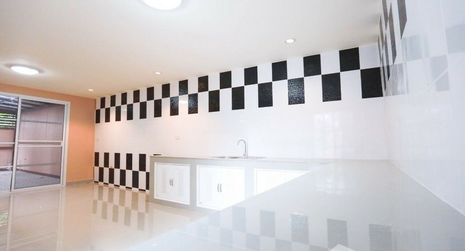 For sale 3 bedrooms house in Khan Na Yao, Bangkok