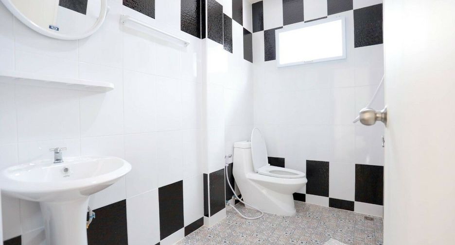 For sale 3 bedrooms house in Khan Na Yao, Bangkok