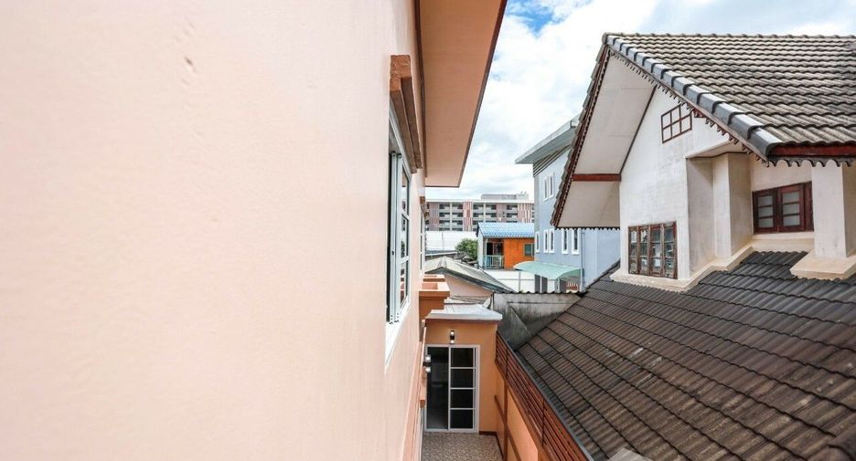 For sale 3 bedrooms house in Khan Na Yao, Bangkok