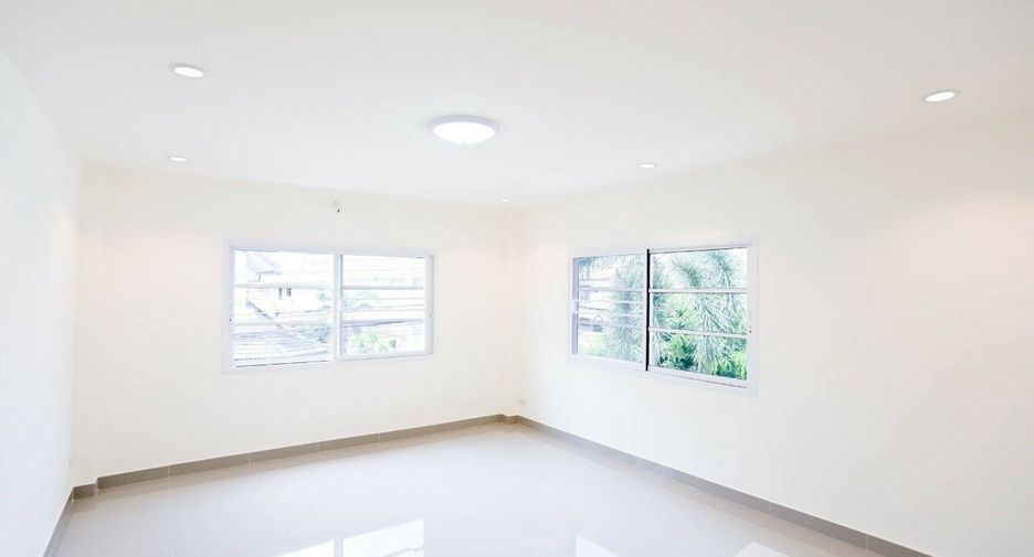 For sale 3 bedrooms house in Khan Na Yao, Bangkok