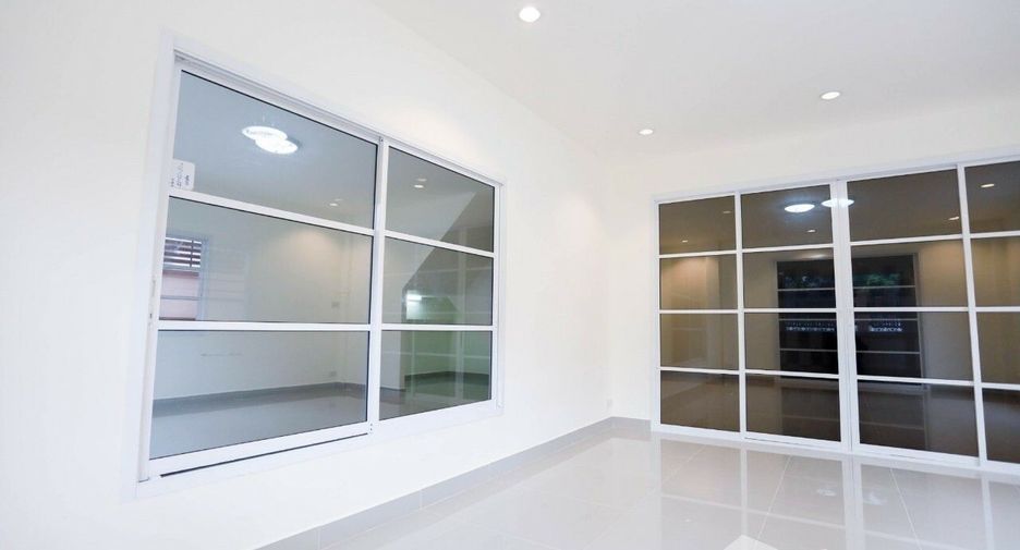 For sale 3 bedrooms house in Khan Na Yao, Bangkok