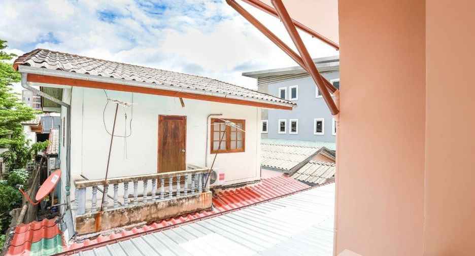 For sale 3 bedrooms house in Khan Na Yao, Bangkok