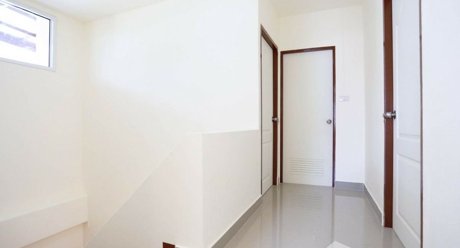 For sale 3 bedrooms house in Khan Na Yao, Bangkok