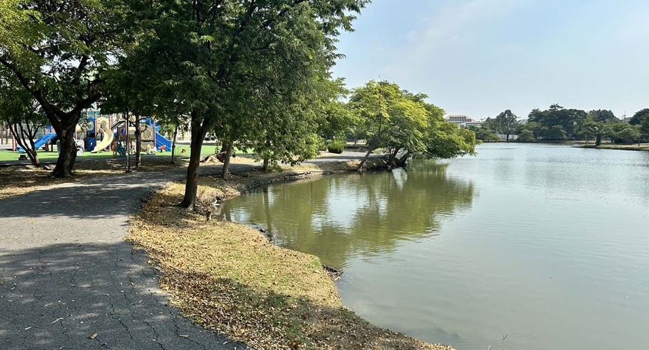For sale 3 bedrooms townhouse in Mueang Samut Sakhon, Samut Sakhon