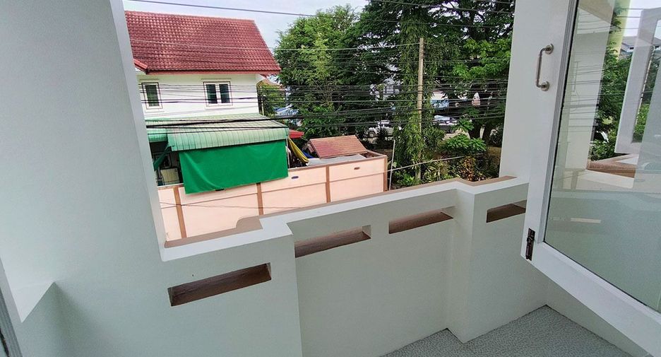 For sale 3 bedrooms townhouse in Mueang Samut Sakhon, Samut Sakhon