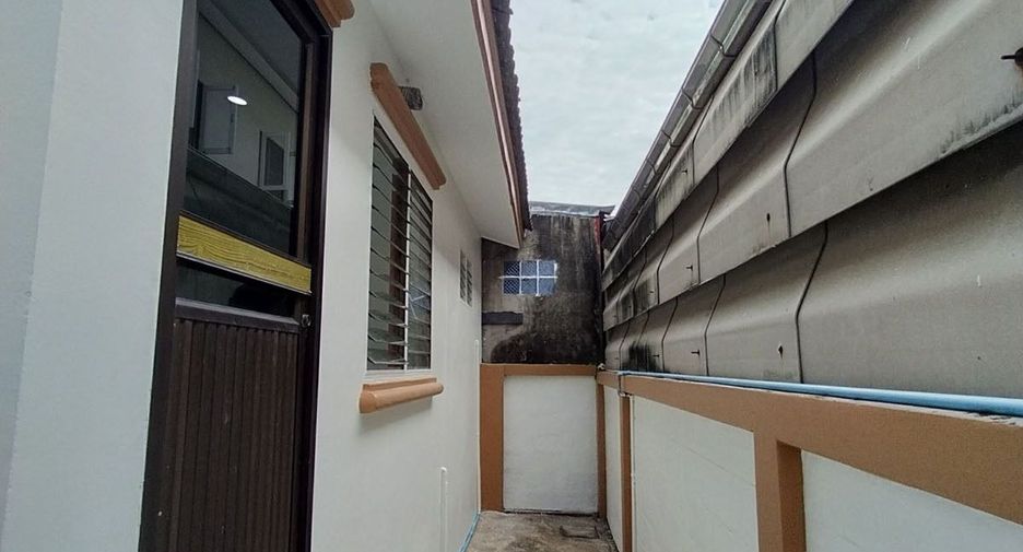 For sale 3 bedrooms townhouse in Mueang Samut Sakhon, Samut Sakhon