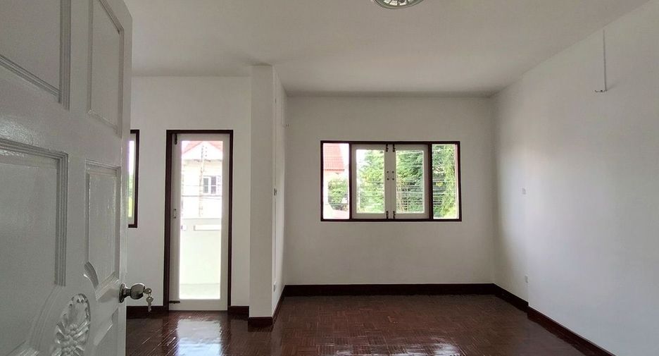 Casa adosada en venta de 3 habitaciones en Mueang Samut Sakhon, Samut Sakhon